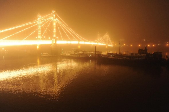 Albert Bridge in fog, November 2015. © David Secombe